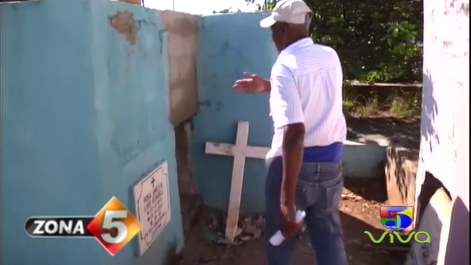 ¡Alarmante! Niños Sacando Muertos De Las Tumbas