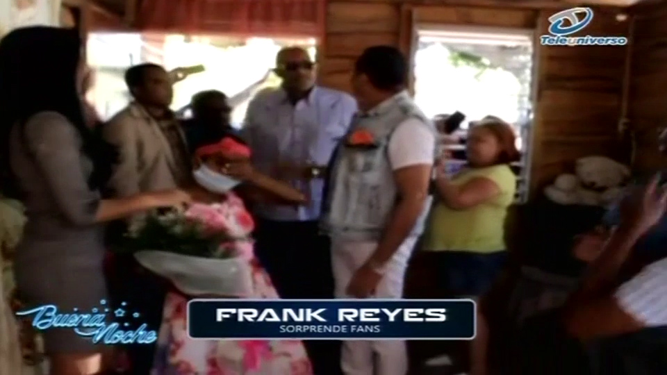 Nelson Javier El Cocodrilo Con Frank Reyes Visitan Niña Con Leucemia En Navarrete