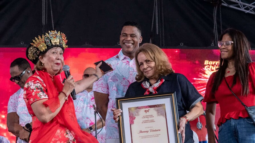 Barrio Chino Honra A Johnny Ventura En Año Nuevo Chino