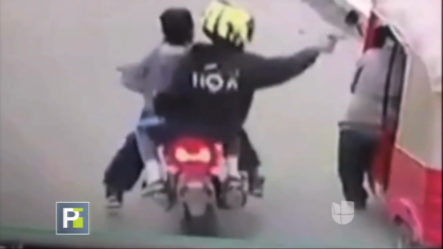 ¡FUERTES IMÁGENES! Mototaxista Estaba Arreglando Su Moto, Llegaron Unos Individuos Y Pasó  Lo Peor