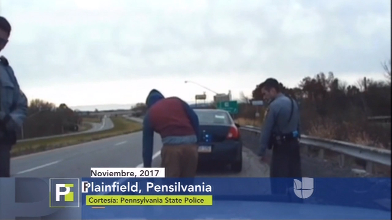 ¡ESTOS DOS POLICÍAS ESTÁN A DOS MINUTOS DE SER BALEADOS!  Imágenes De Terror