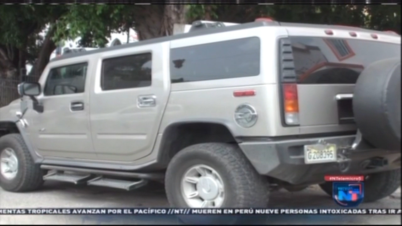 Policías Se Acercaron A Un Yipeta Y Mira Lo Que Encontraron