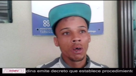 Hombre Denuncia Que La Policía De Santiago Lo Abordó, Le Llevó El Celular Y Hasta Los Dien…