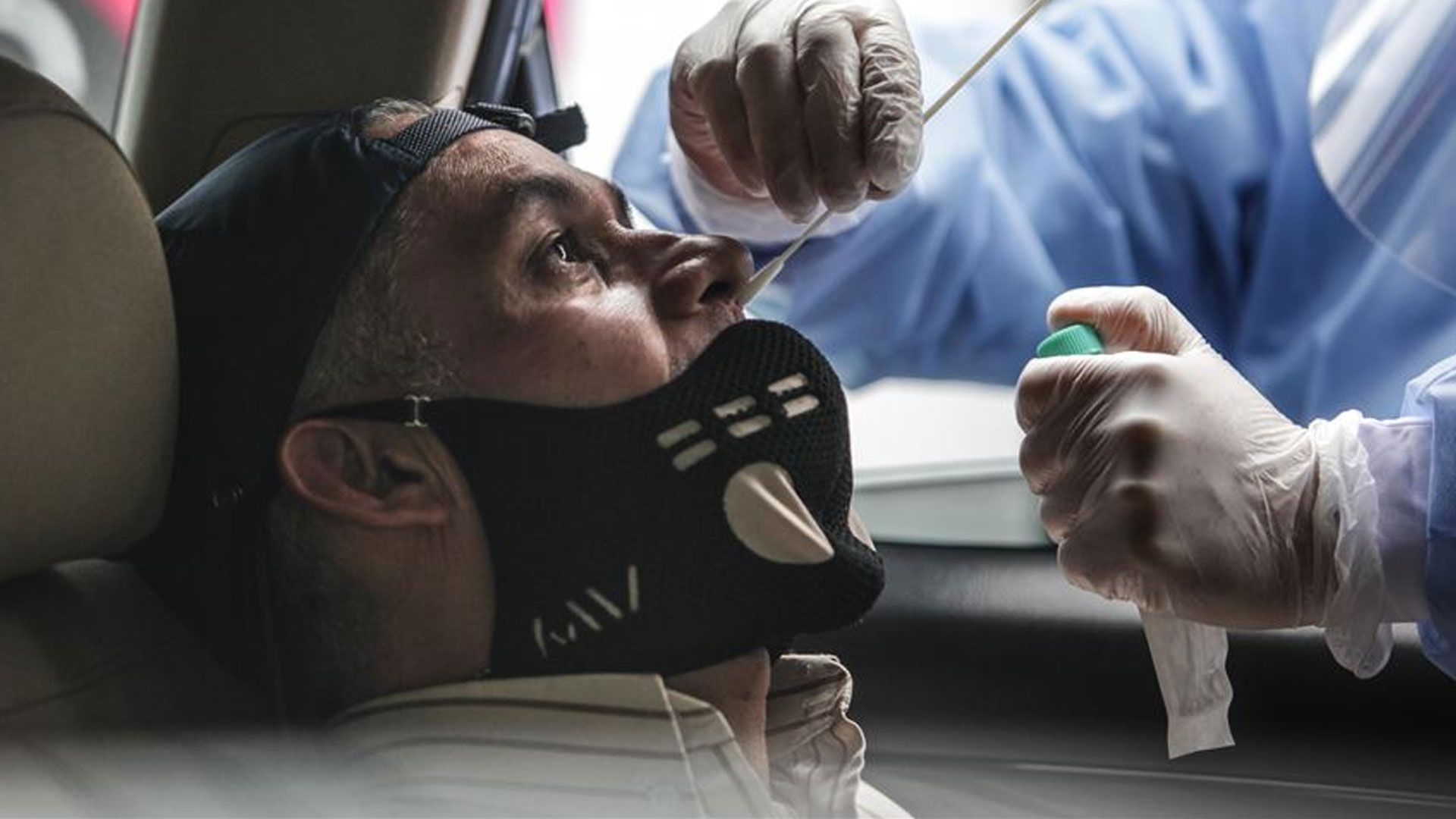 Se Desbordan Los Centros De Pruebas Para Covid | Ciudadanos Van A Vacunarse 