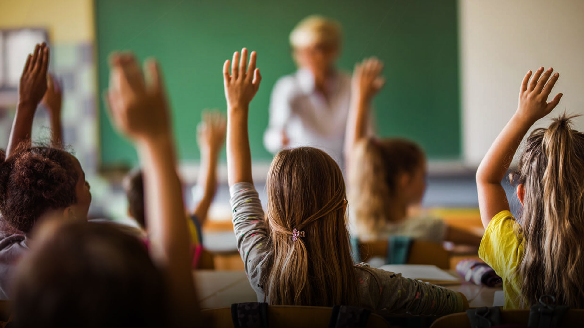 Poco Interés Por Los Padres Junto A La ADP Por El Futuro Y La Educación De Los Niños 