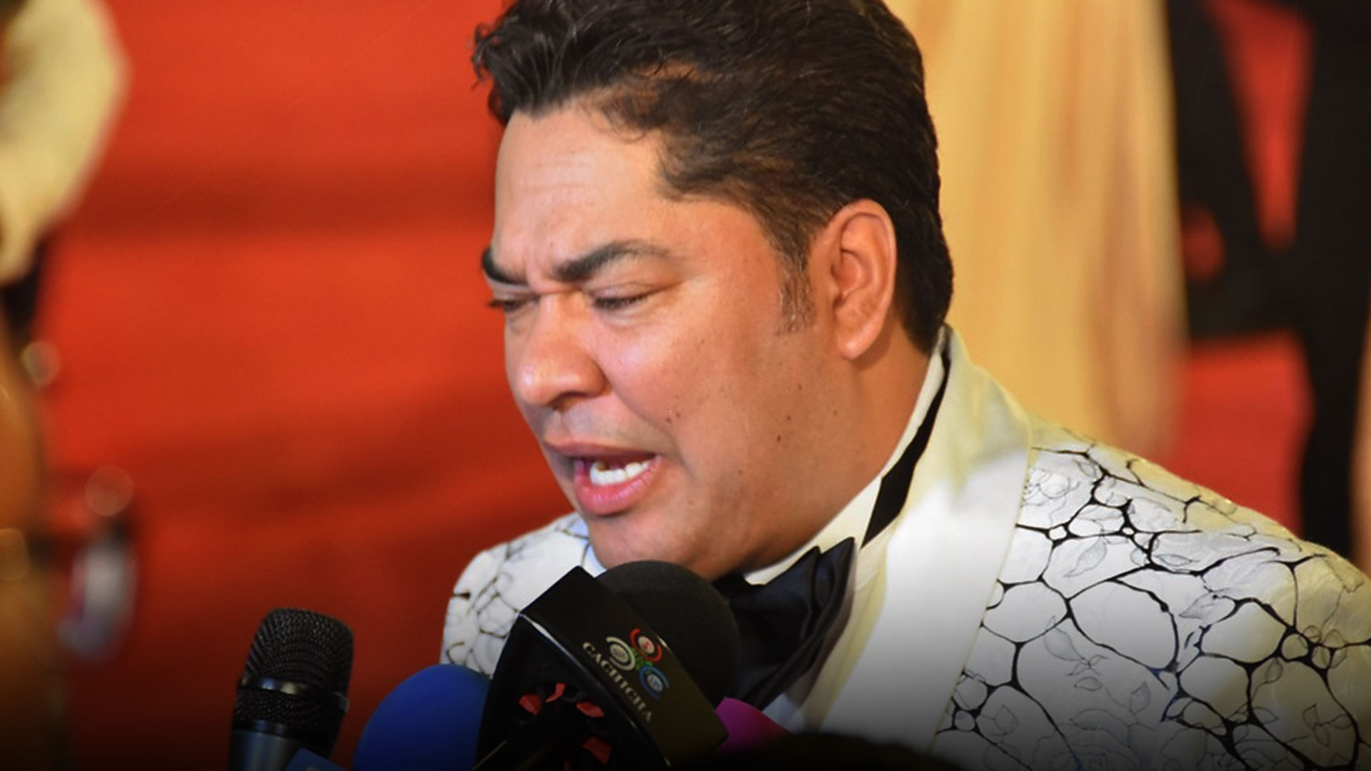 Niños Tiran Piedras Al Pachá Luego De Que Se Le Acabaron Los Juguetes | Pégate Y Gana Con El Pachá