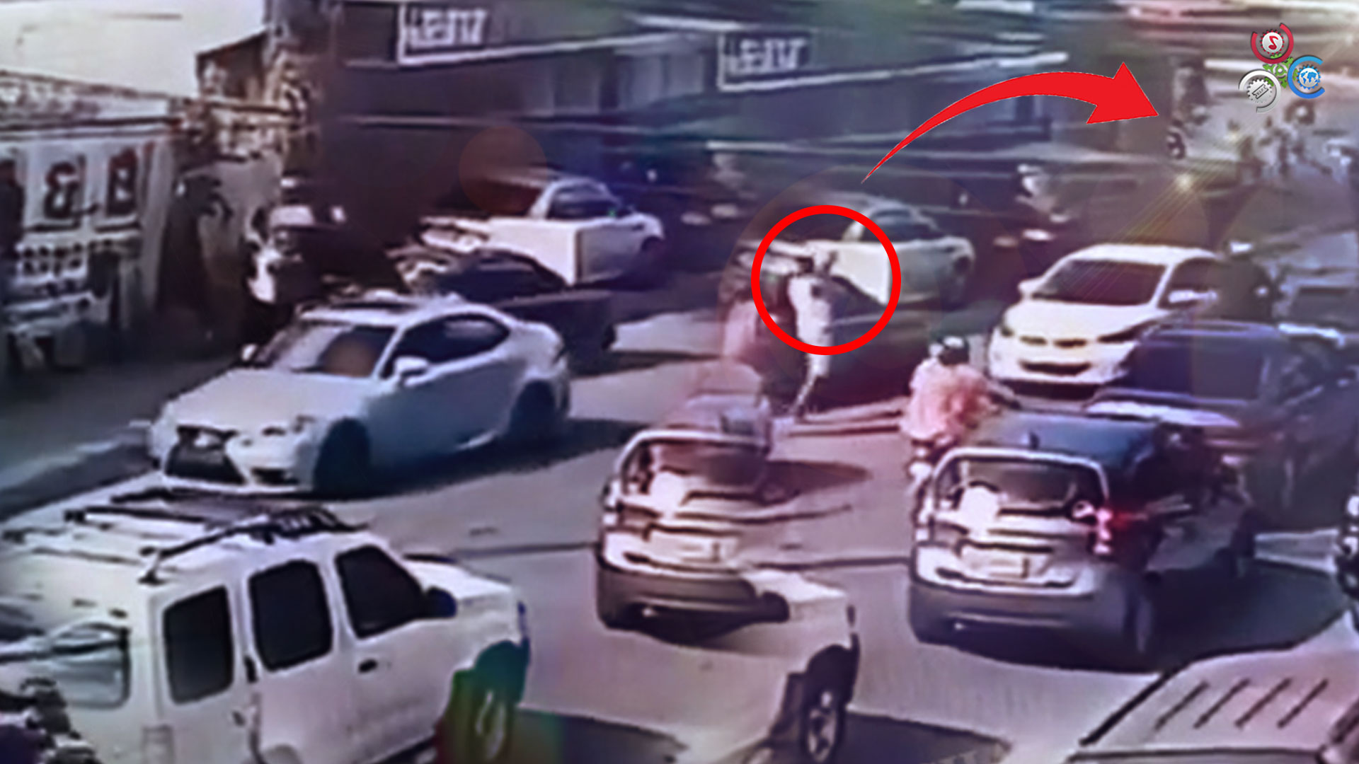 Hombre Se Desmonta De Su Vehículo Y Empieza A Disparar Como Loco En La Avenida Monumental De Los Girasoles