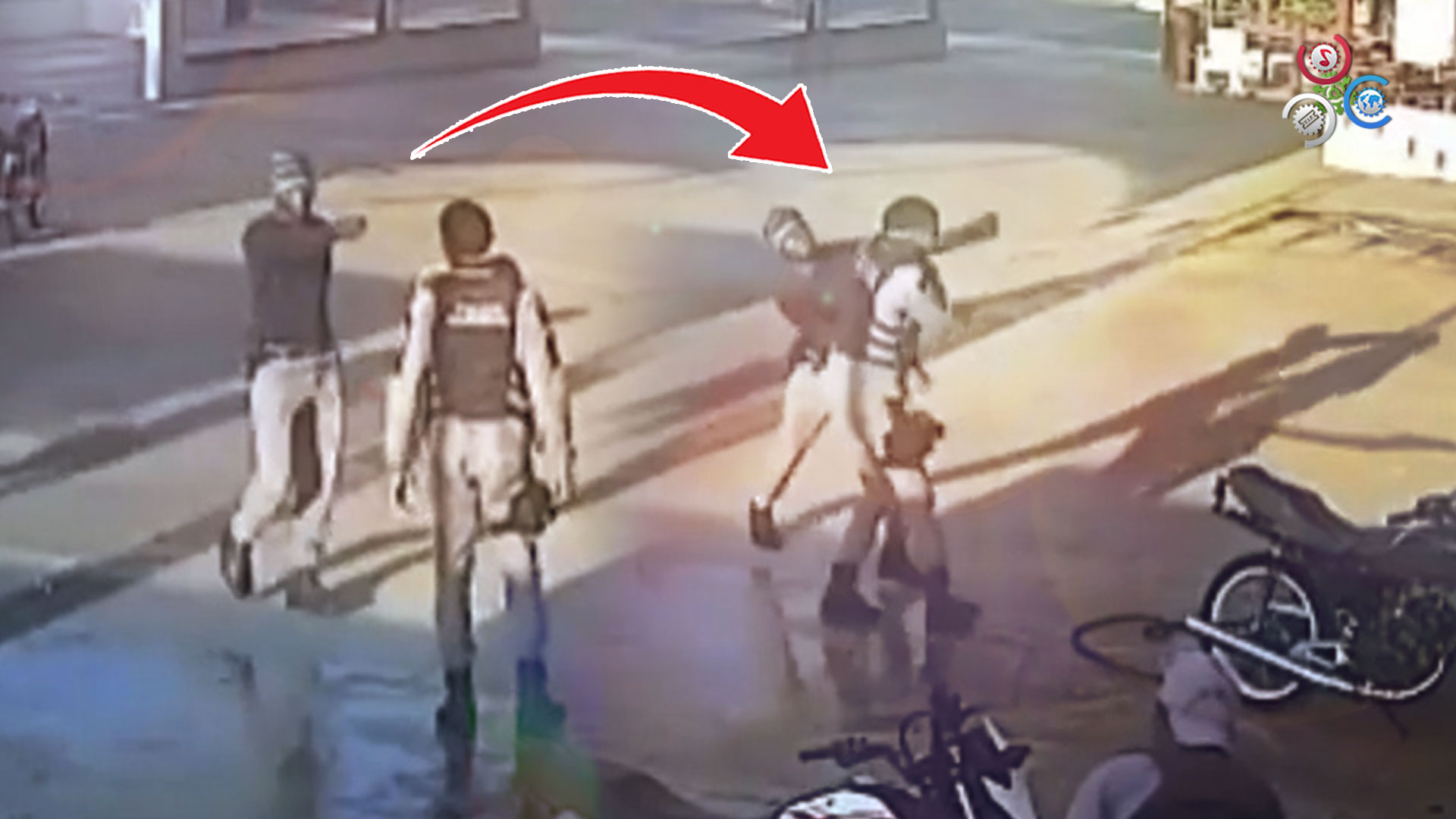 ¡No Lo Creerás! Queda Captado En Cámara Como Dos Policías Se Van A La Trompa