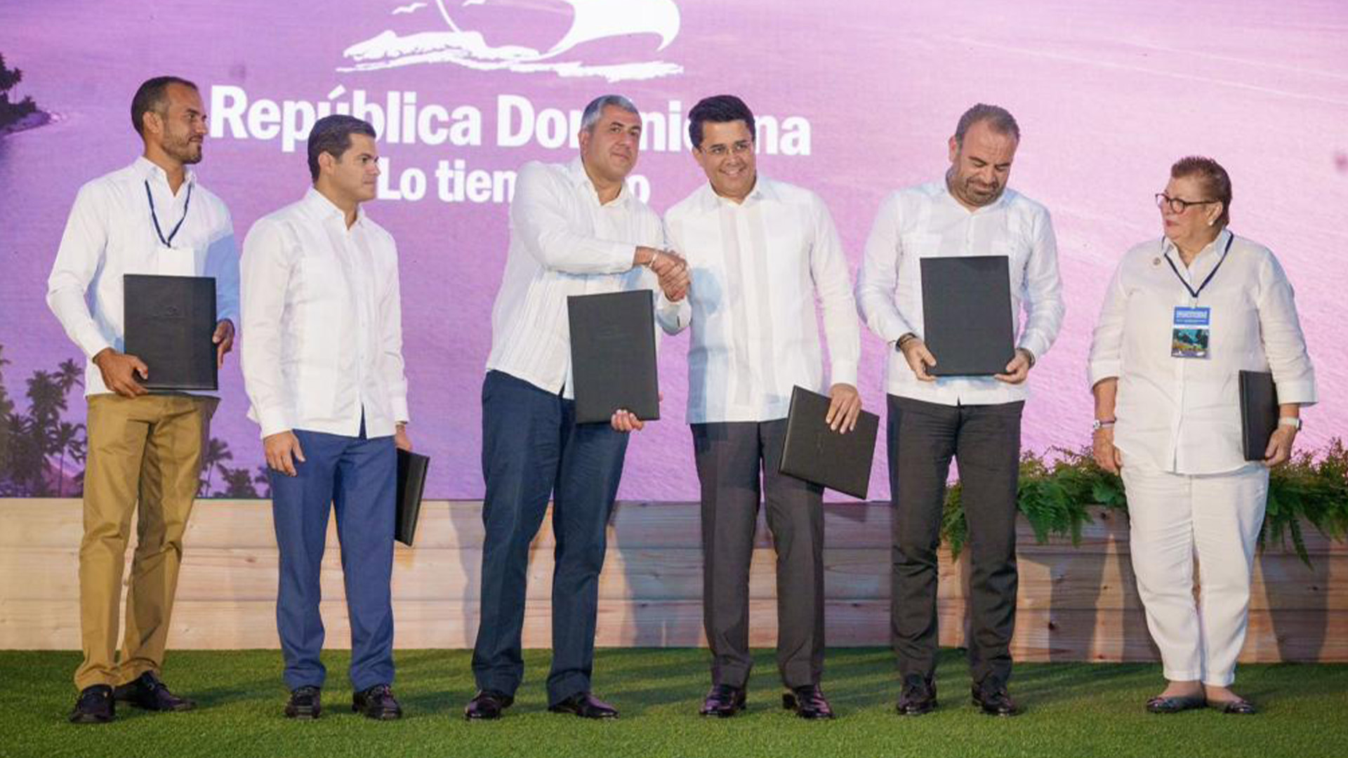 David Collado Y Secretario General OMT Firman Compromiso Sostenibilidad Turística En RD