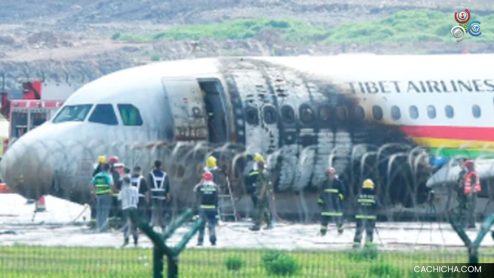 Avión Estalló En Llamas Con Más De 120 Pasajeros En China