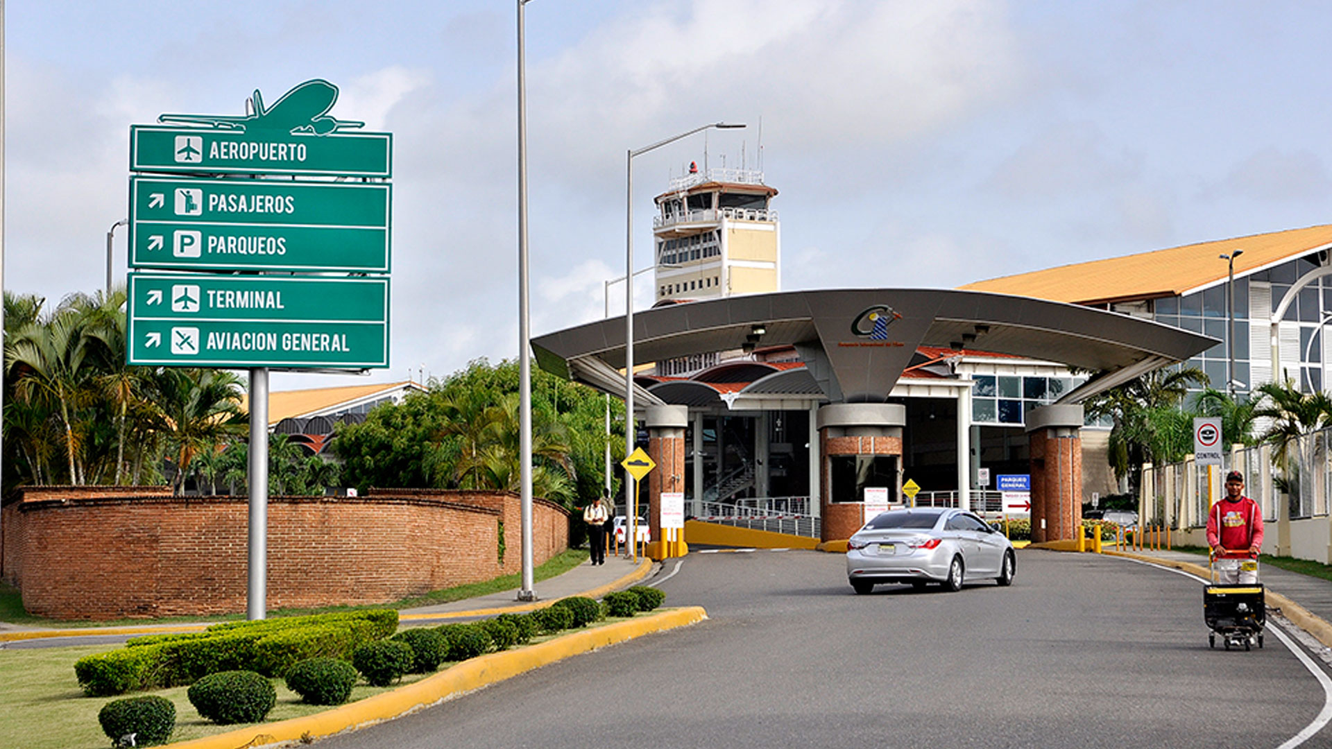 Se Entrega Hombre Que Llamo Al Aeropuerto Con Amenaza De Bomba Porque Su Novia Se Iba Del País 