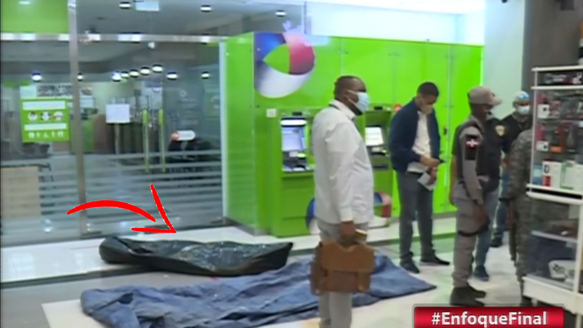 Vigilante Asesina Un Civil Tras Discutir Por No Permitirle La Entrada Al Banco 