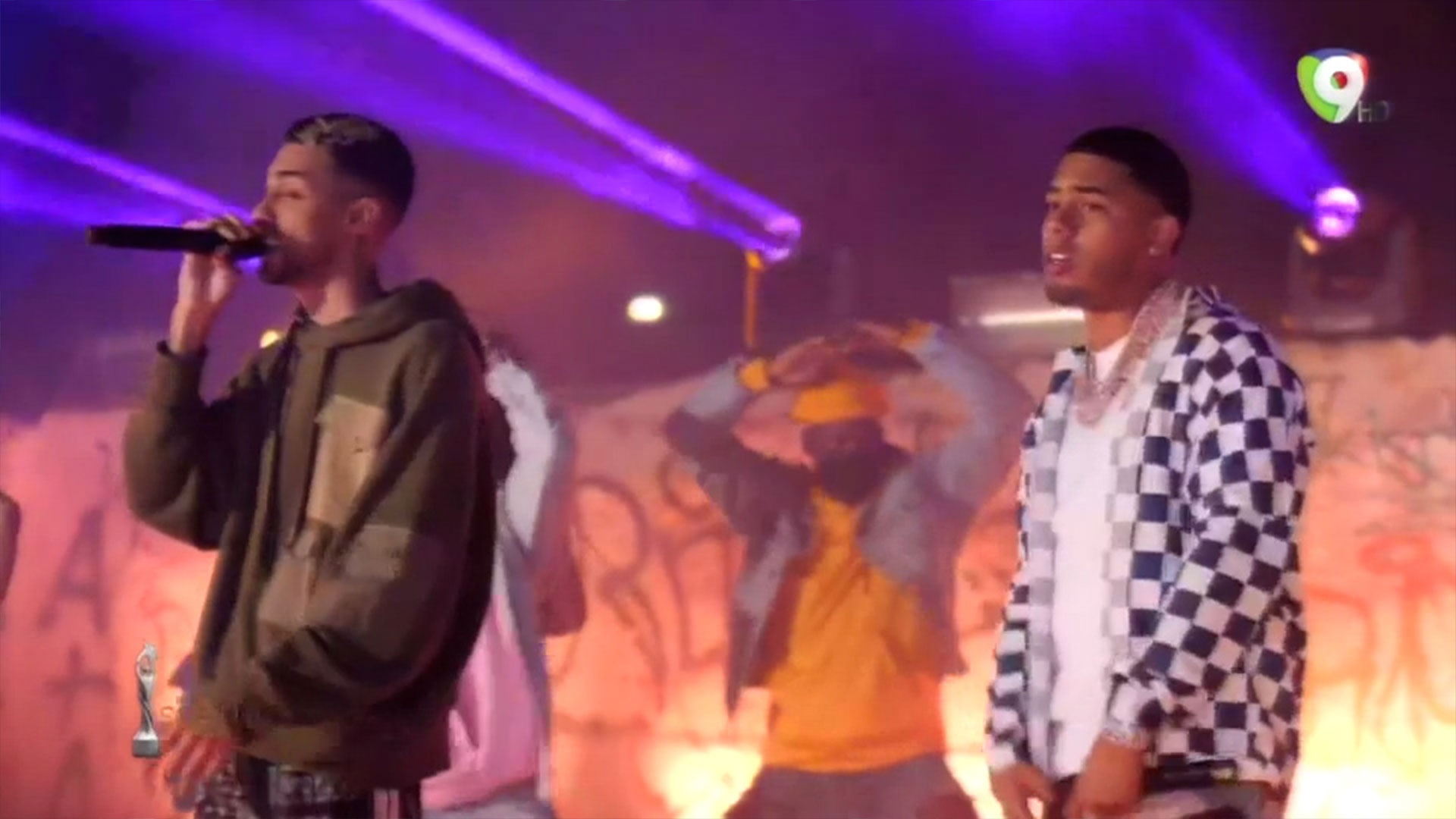 Presentación De Jay Wheeler Y Myke Towers Con Su Tema “La Curiosidad” Desde La Zona Colonial