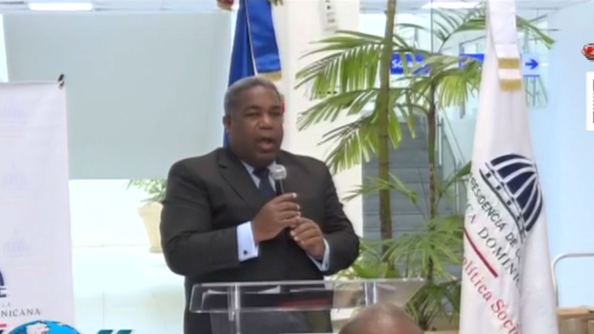 Donan 300 Millones De Medicamentos Al Instituto Del Cáncer