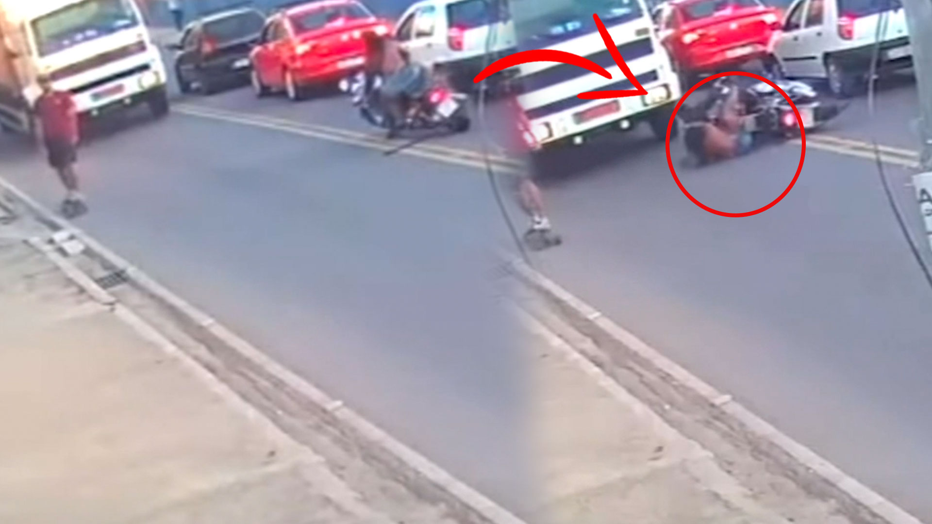 ¡Imágenes Fuertes! Terrible Momento En Que Camión Le Pasa Por Encima A Una Mujer