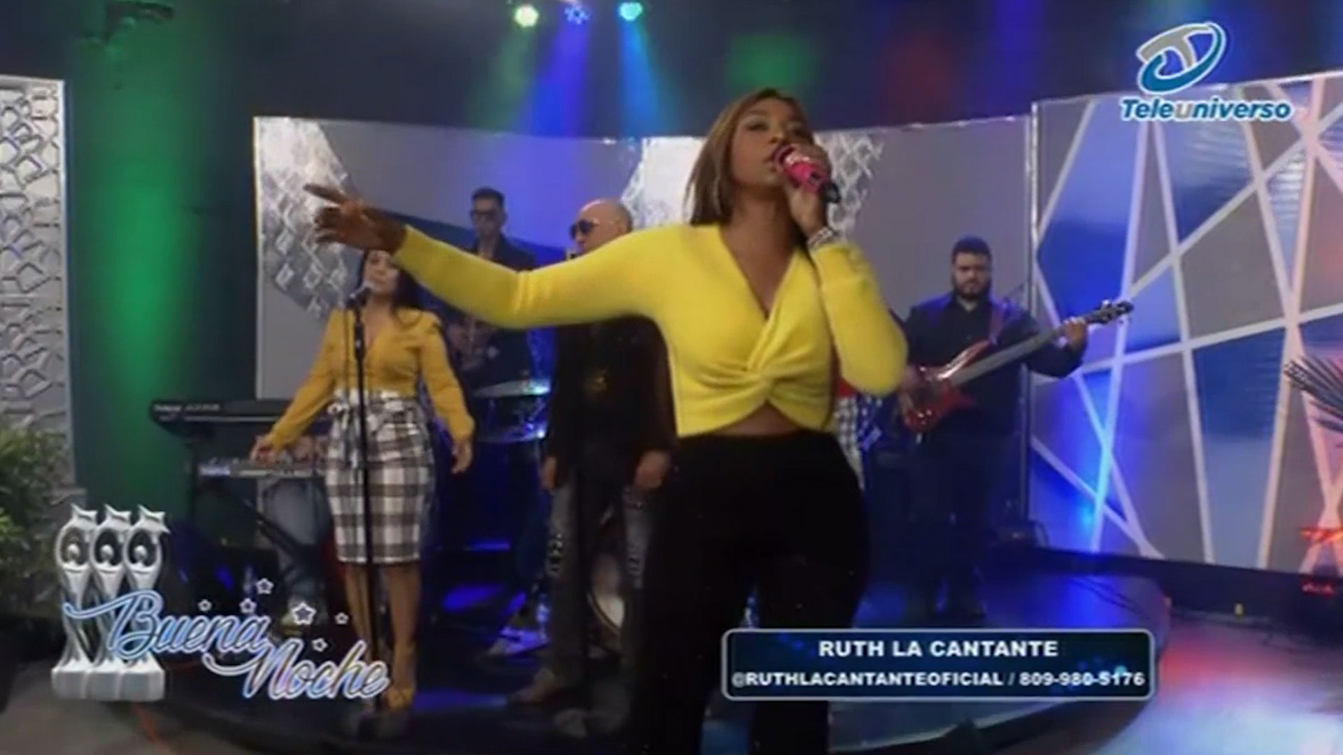 Presentación Musical De Ruth La Cantante En | Buena Noche