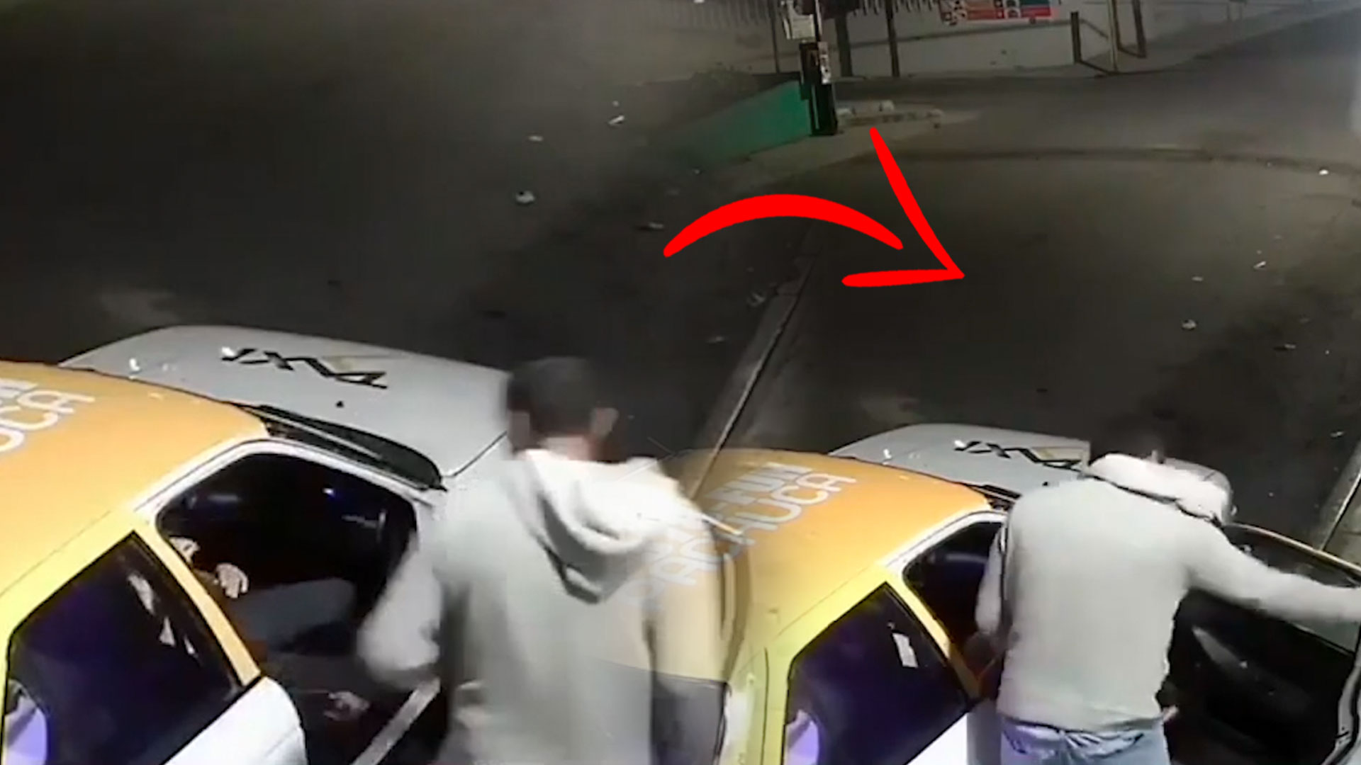 Taxista Arrastra De Mala Manera A Una Mujer En Las Calles De México