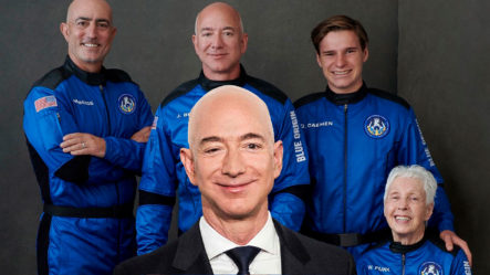 Jeff Bezos Cumple Su Sueño De Viajar Al Espacio Y La Cápsula Estará Disponible Para Turistas