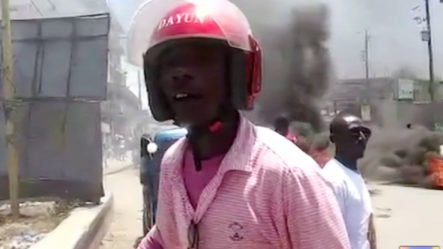 Le Entran A Pedradas A Una Unidad De Prensa Dominicana Que Fue A Reportar En Haití 