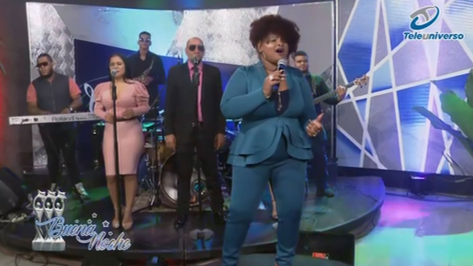 Presentación Musical De Ana Paula En | Buena Noche