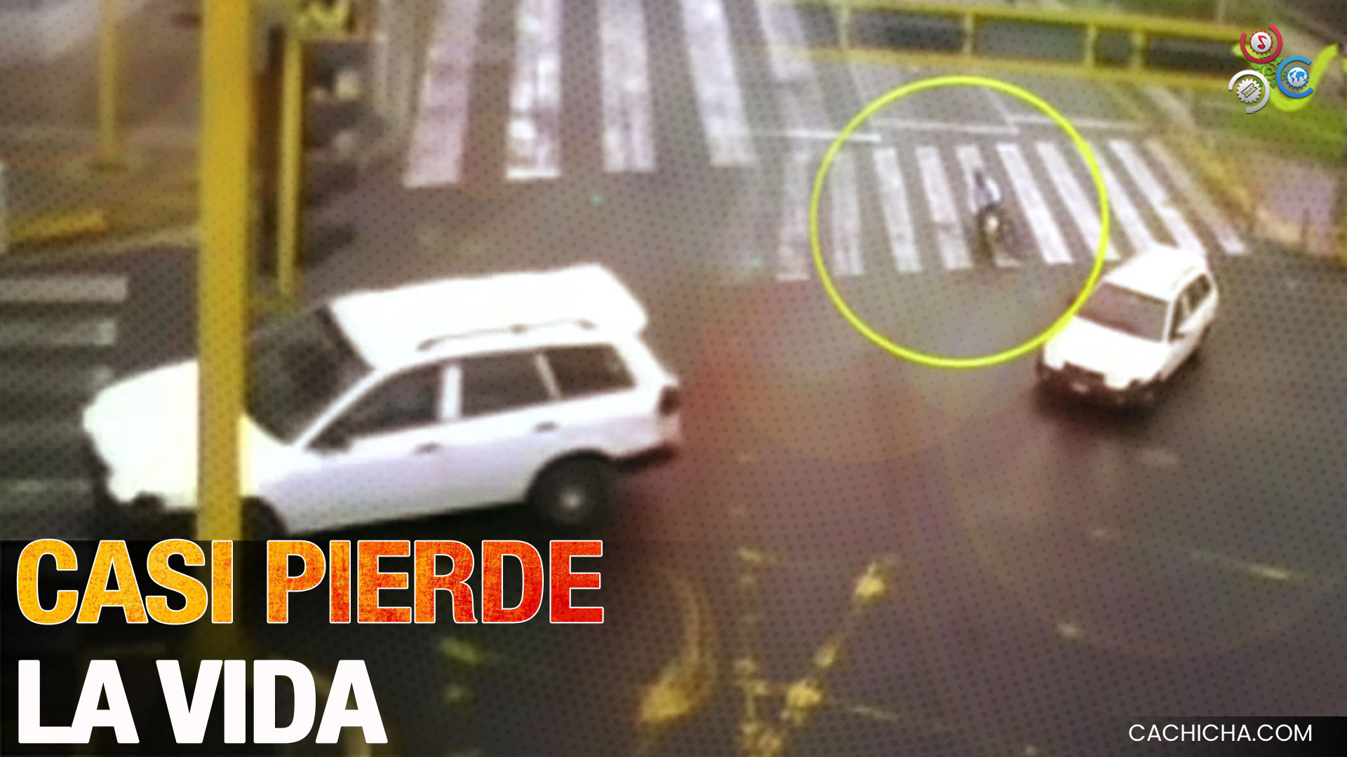 Joven Se Salva De “chepita” Al Ser Chocado Por Un Vehículo En Perú