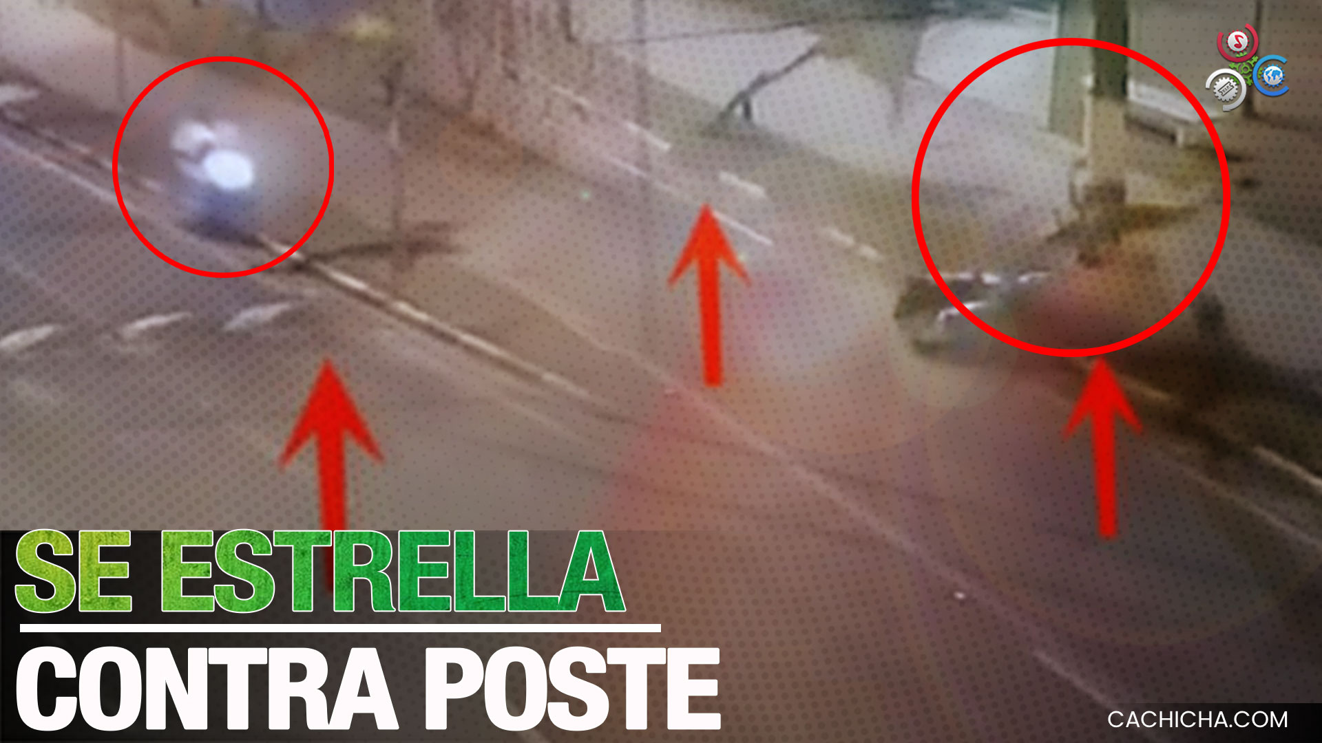 Motorista Intenta Esquivar Un Desnivel En La Vía Y Se Estrella Contra Poste De Luz