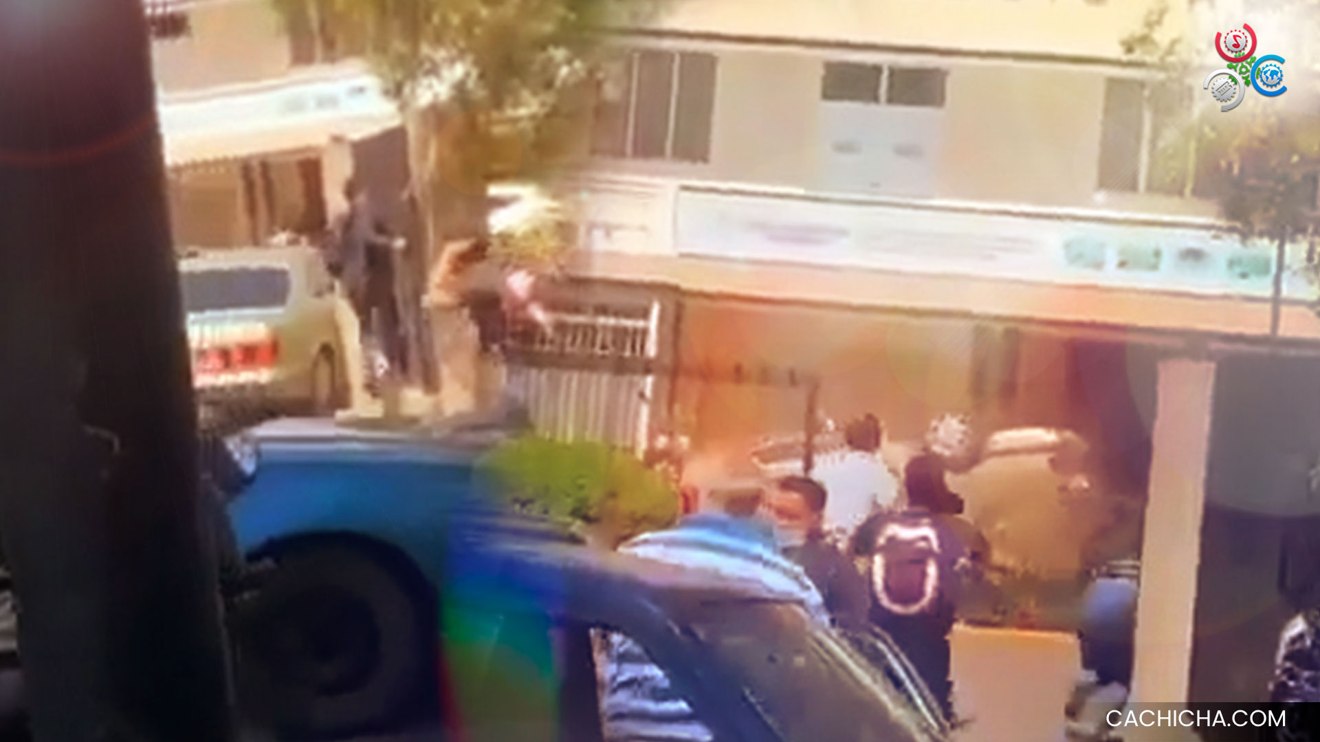 Video Del Momento Exacto Cuando Un Hombre Pierde El Control De Su Vehículo Y Se Voltea En Una Escuela