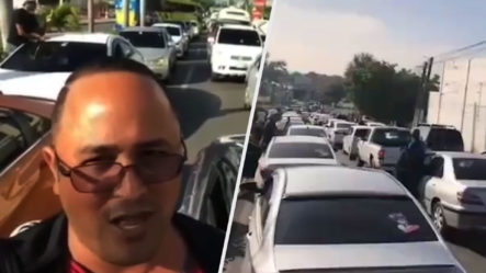 Taxistas Y Uber Causan Tremendo tapón En Santiago Debido Al Aumento De Los Combustibles 