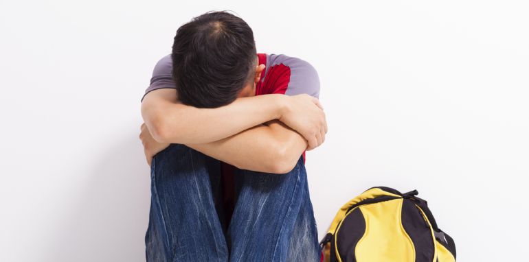 Suspenden Un Estudiante De 12 Años Por Abrazar Su Maestra En Clase