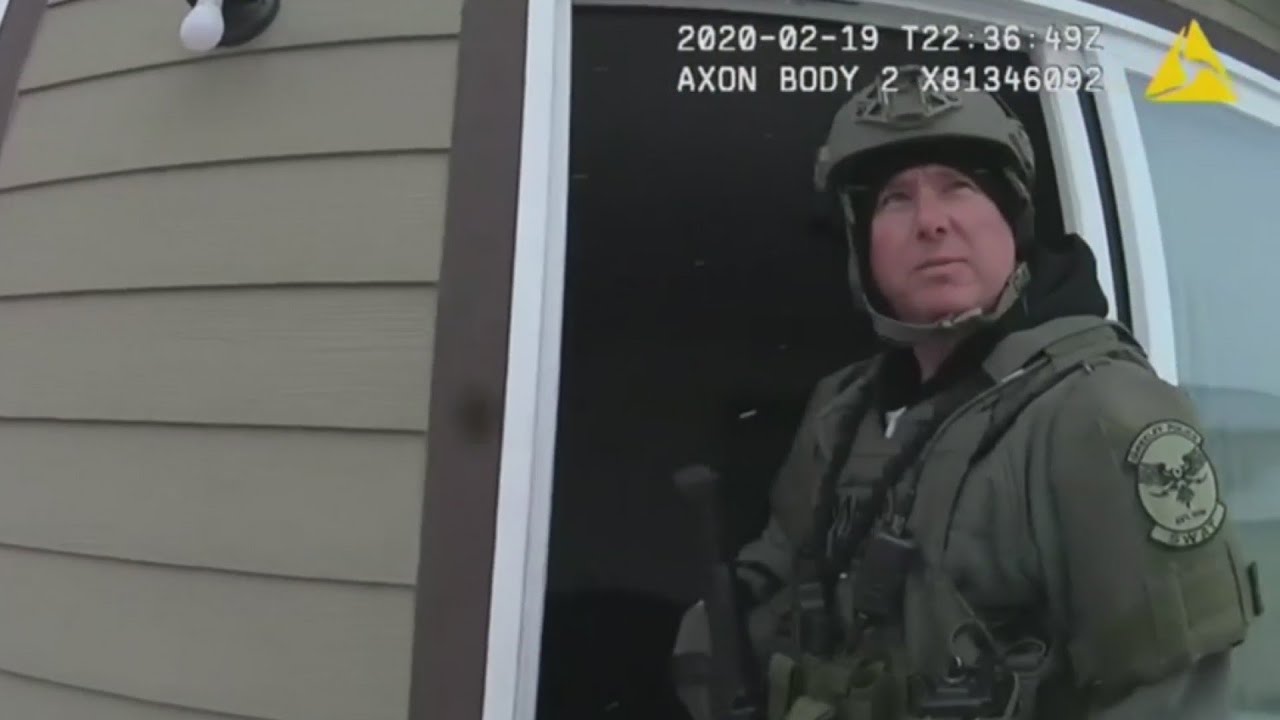 Las Señas De Un Niño Salvan A Su Familia De Morir Baleada Por Su Propio Padre