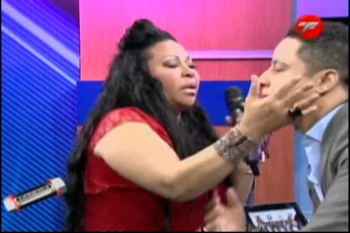 Robert Sánchez Presenta A Yanira “La Exclusiva