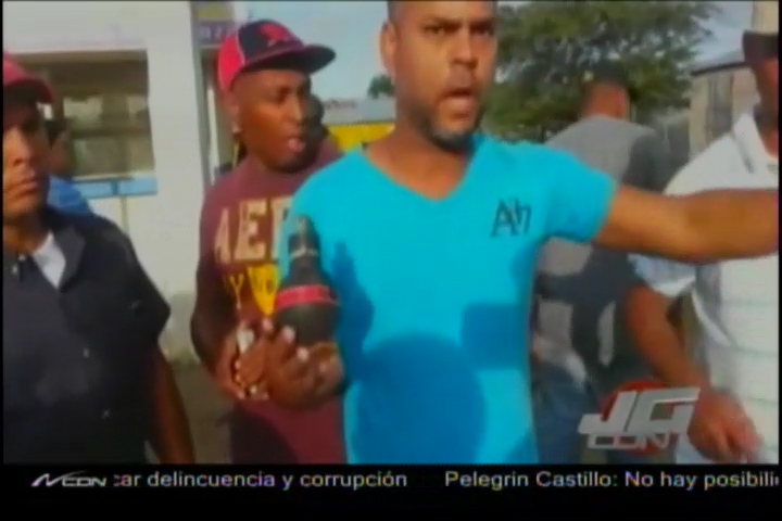 Autoridades Llegan Desalojando Familias Y Tumbando Casas En Sector De Santiago #Video