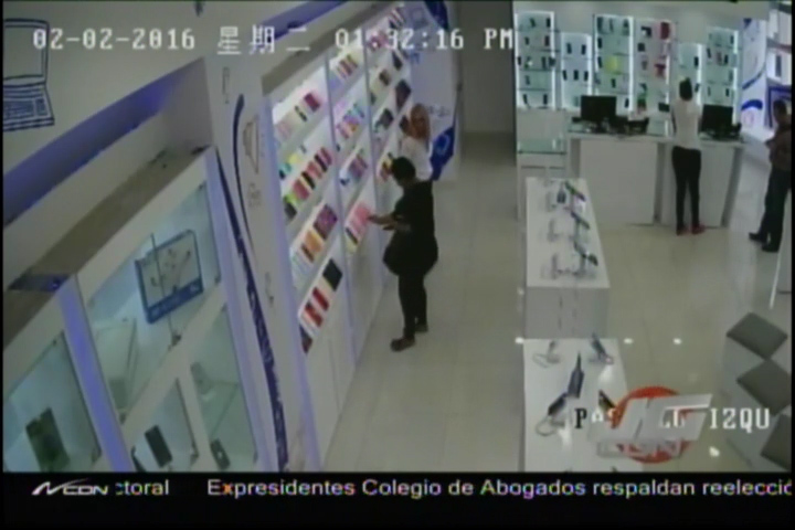 Captado En Video Ladrones Se Roban Celulares De Una Famosa Tienda #Video