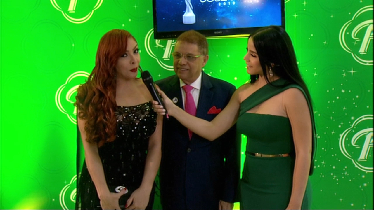 Entrevista A Domingo Bautista Y La Beba Rojas En El Pre-Show De Premios Soberano 2019
