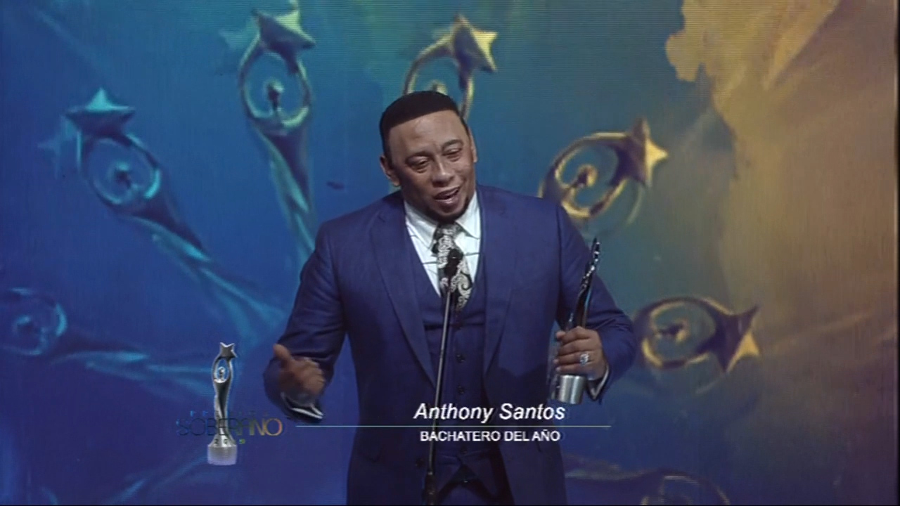Anthony Santos Se Lleva El Soberano Como Bachatero Del Año