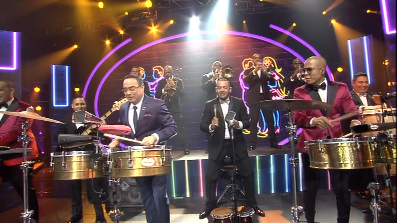 Presentación De Gilberto Santa Rosa Con Chiquito Team Band En Premios Soberano 2019