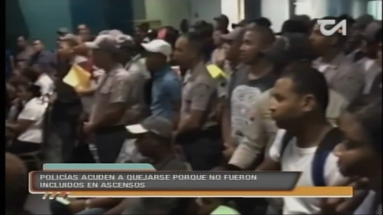 Policías Acuden A Quejarse Porque No Fueron Incluidos En Ascensos