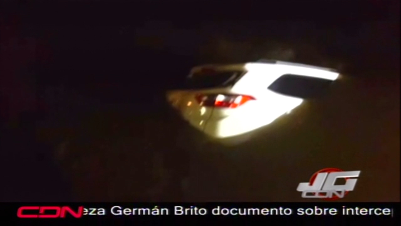 Vehículo Cae Al Canal De CienFuegos