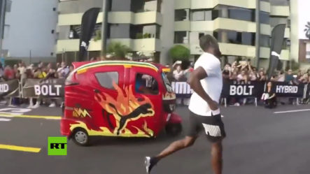 “El Hombre Más Rápido Del Mundo” Usain Bolt Le Gana A Un Mototaxi En Lima Perú