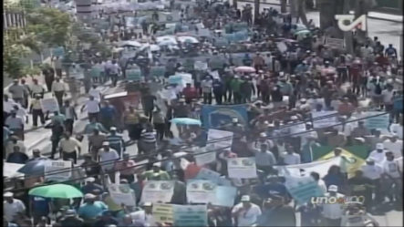 Miles De Trabajadores Se Manifestaron Frente Al Palacio Nacional Contra Eliminación De La Cesantía