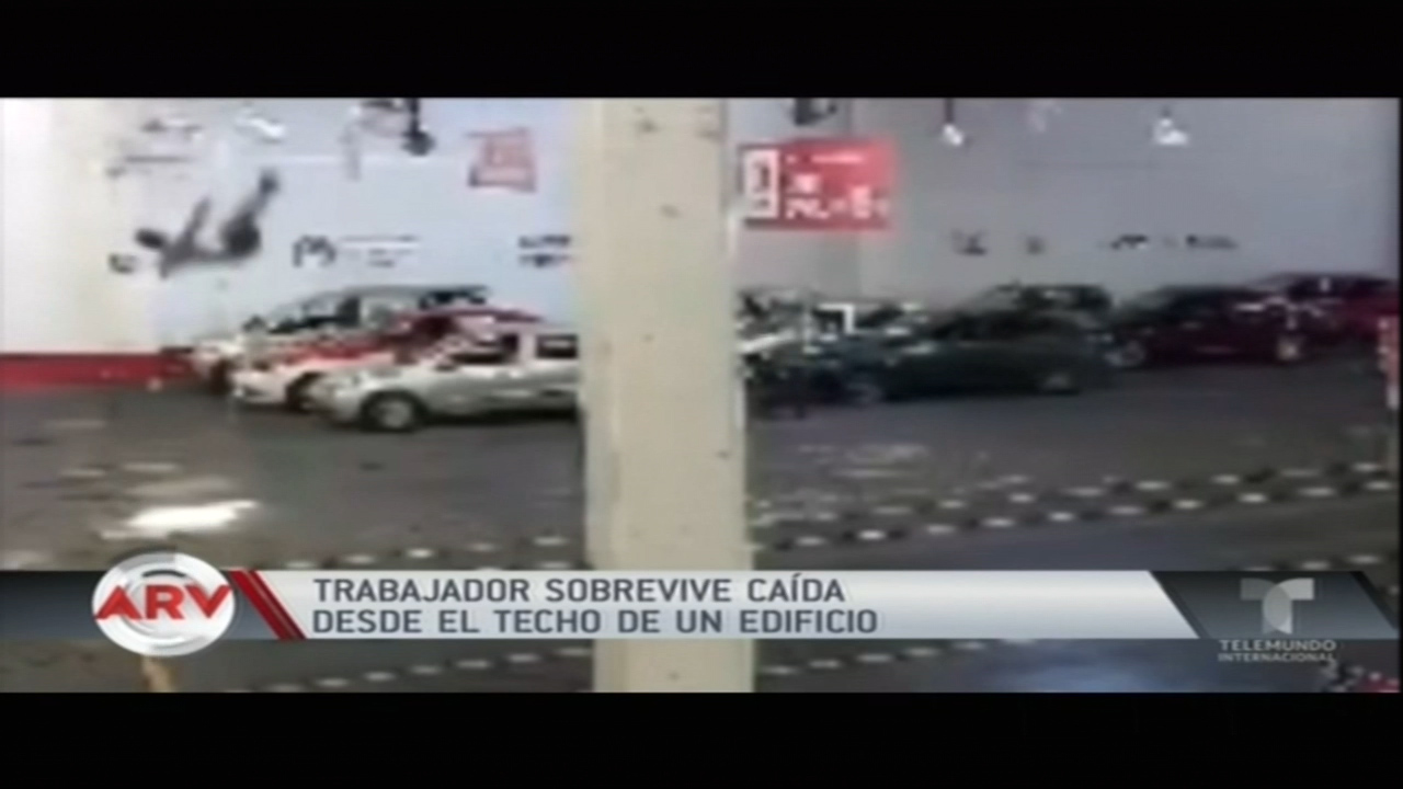 Trabajador Sobrevive A Caída Desde El Techo De Un Edificio