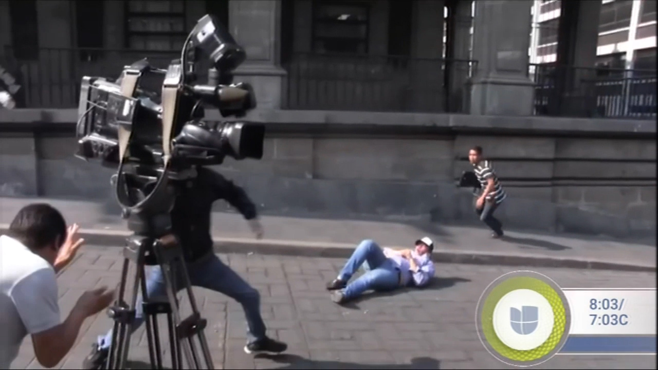 “Momentos De Terror” Lluvia De Balas En Plena Entrevista En Plaza De Morelos, México