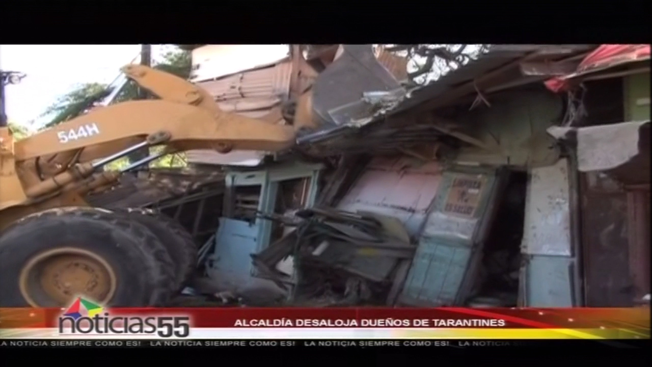 Alcaldía Desaloja Dueños De Tarantines En Santiago