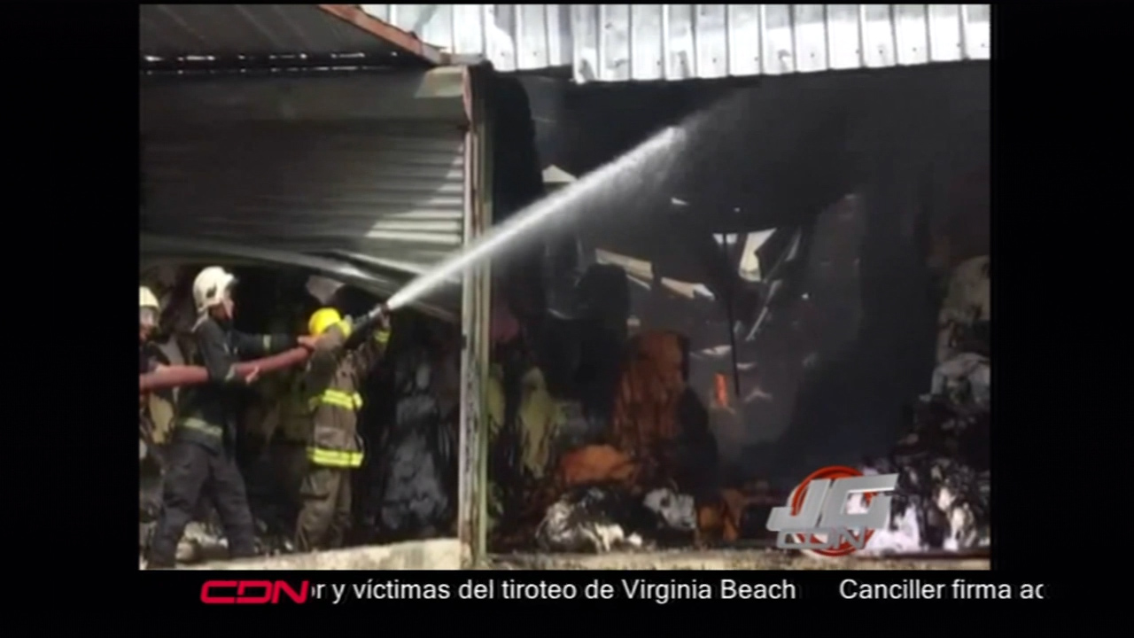Fuego Intenso En Papelería En El Municipio De Puñal