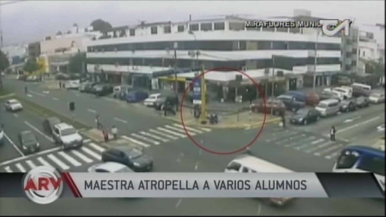 Maestra Atropella A Varios Alumnos En Perú
