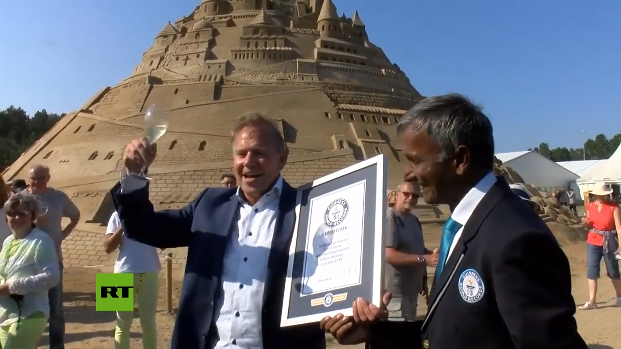 Un Castillo De Arena Gigante Consigue El Récord Guinness En Alemania