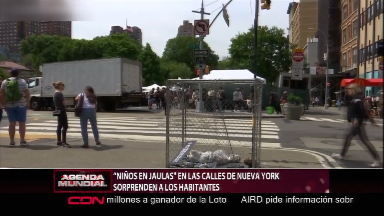 Niños En Jaulas En Las Calles De Nueva York Sorprenden A Los Habitantes