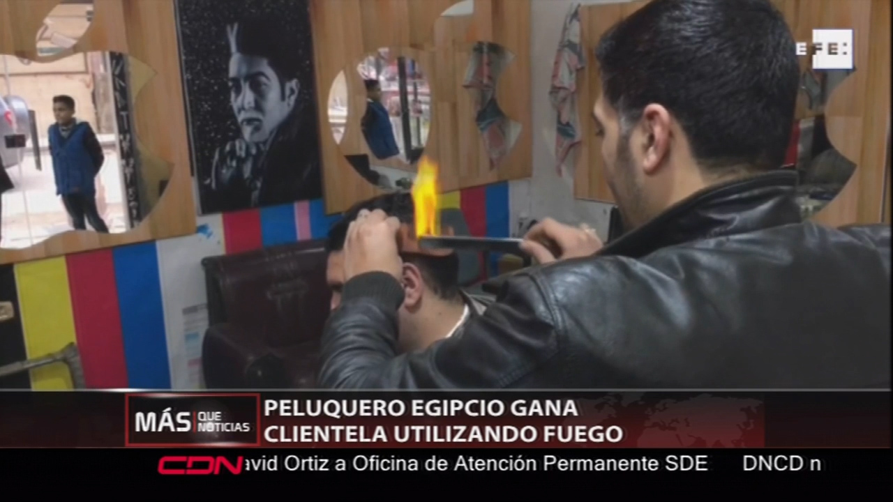 Peluquero Egipcio Gana Clientela Utilizando Fuego