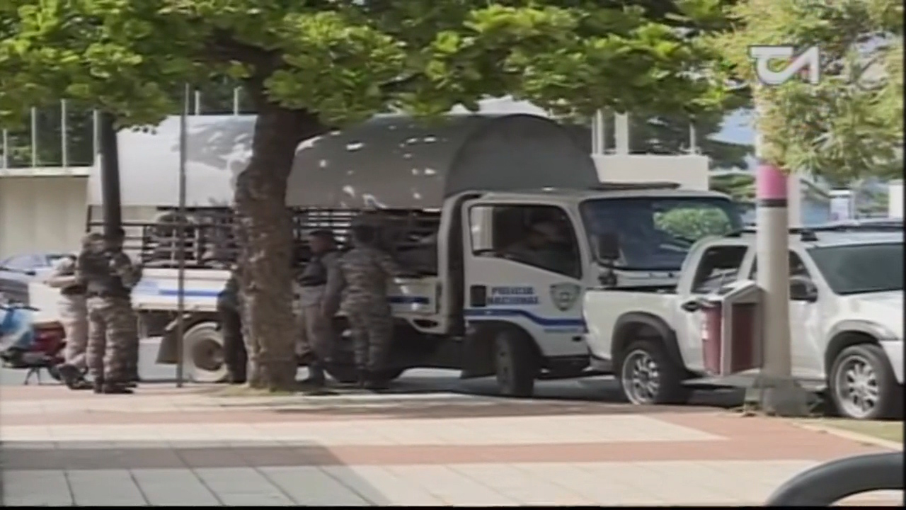 Diputado Denuncia Supuesta Mafia De Fiscales Para Permitir El Uso De La Hookah