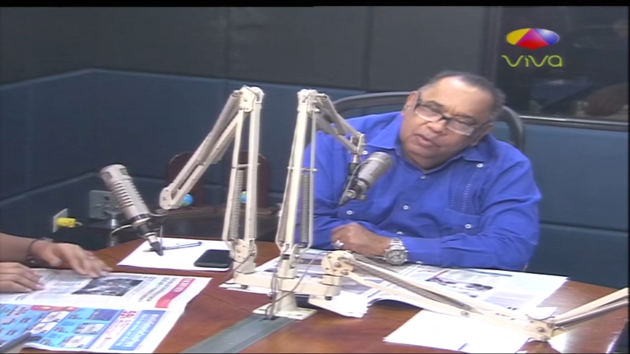 Periódicos Del País Solo Hablan De La Reforma De La Constitución